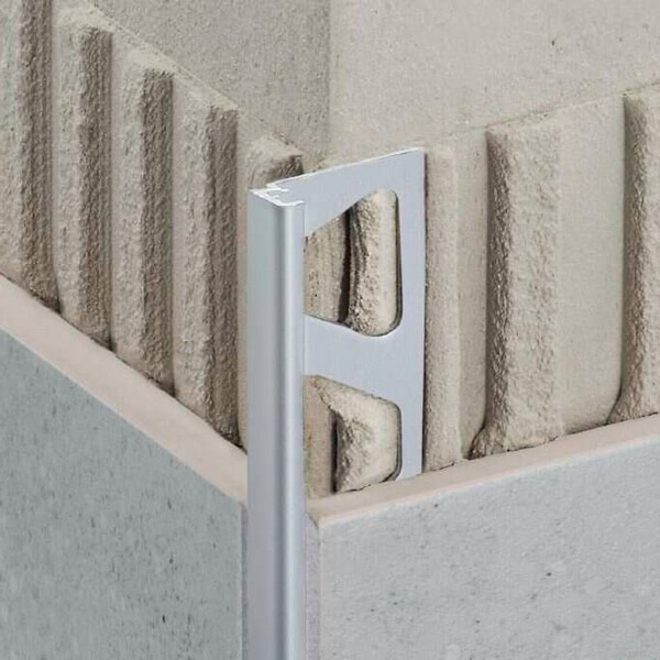 Briconsejos on X: Las cantoneras son un elemento que embellece las paredes  y protege las esquinas. Os enseñamos cómo colocar unas cantoneras de  aluminio en las esquinas de las paredes.    /